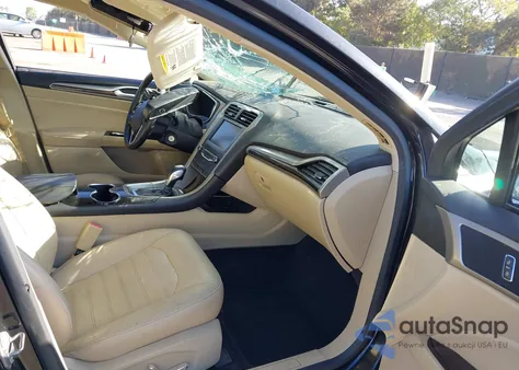 2015 Ford Fusion Energi Se Luxury z USA, uszkodzony, nr VIN 3FA6P0PU4FR287176